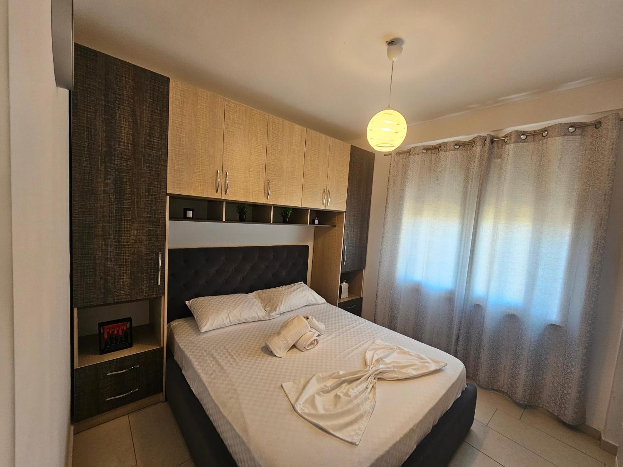 Bral Apartment 5 - Beachfront Durres Bagian luar foto